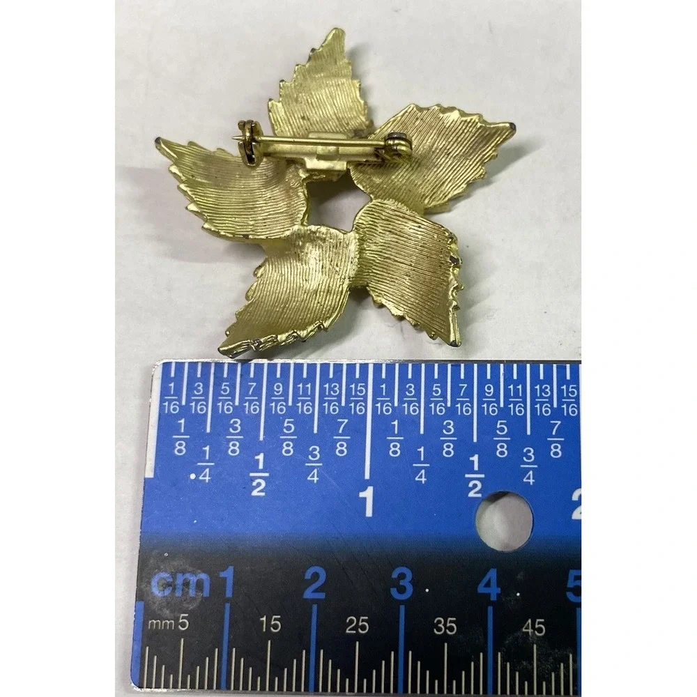 Vintage Gold‎ Tone Leaves Wreath Brooch Pin Womens Jewelry 1.75